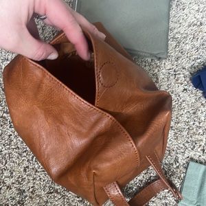 Azaria wipe pouch